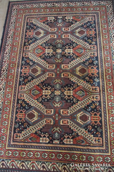 Gépi csomózású " Shiraz " szőnyeg, 120 x 180 cm.