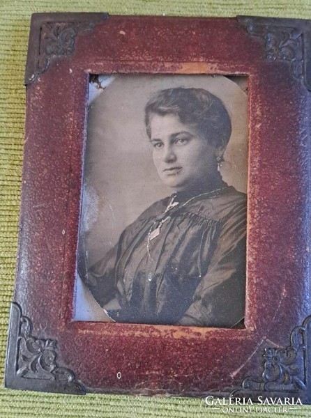 Art Nouveau leather photo holder with photo