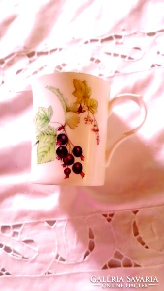 English mug with autumn fruit pattern