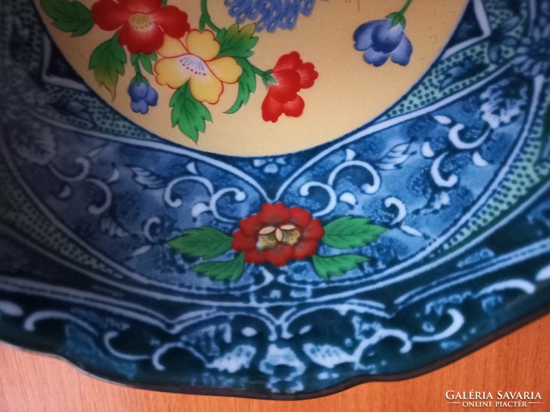 Gyönyörű pávás keleti ķínai dísztál