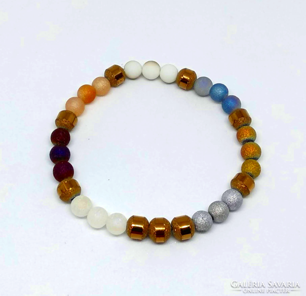 Colored electroplated glass bracelet, made of 6 mm beads