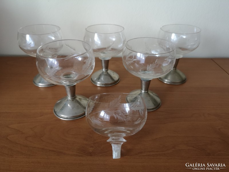 5 glasses of silver-plated, engraved liqueur