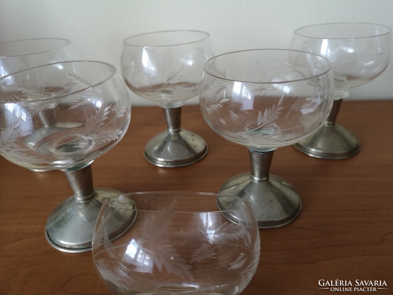5 glasses of silver-plated, engraved liqueur