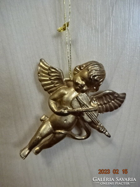 Arany színű karácsonyi angyalka, hegedül, hossza 6 cm. Jókai.