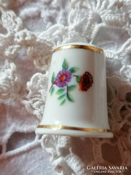 Porcelain thimble with Raven House markings 3.