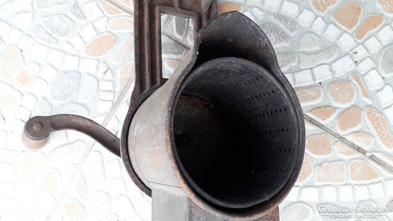 Antique cast iron grinder Art Nouveau confectioner kitchen tool vintage table nut grinder