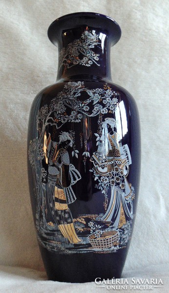 Large richly gilded oriental porcelain vase beauty 26 cm