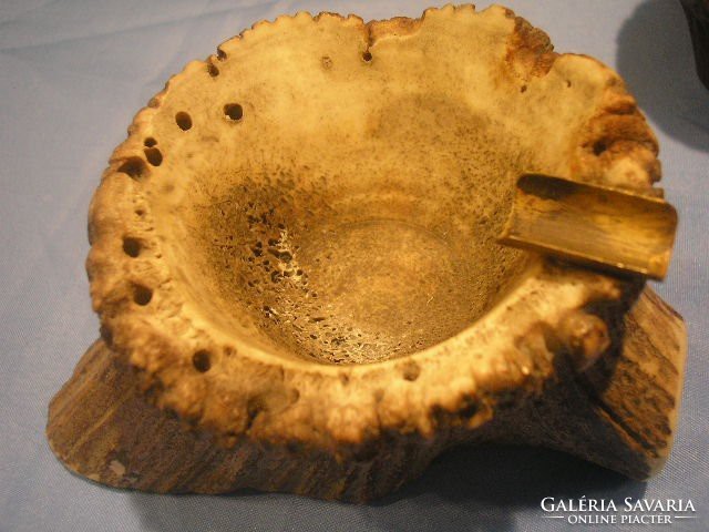 N16 Vadászoknak  antik relikvia pata hamuzók bronz cigar szivar tartóval szép állapot talpvédővel