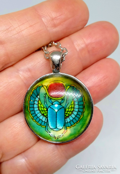 Vintage scarab cabochon amulet necklace 33