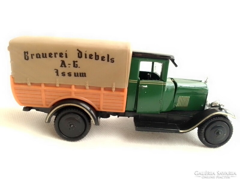 Brauerei Diebels Ford T zöld barna ponyvás kisteherautó régi sörfőzde szállító autó modell 1:55 új