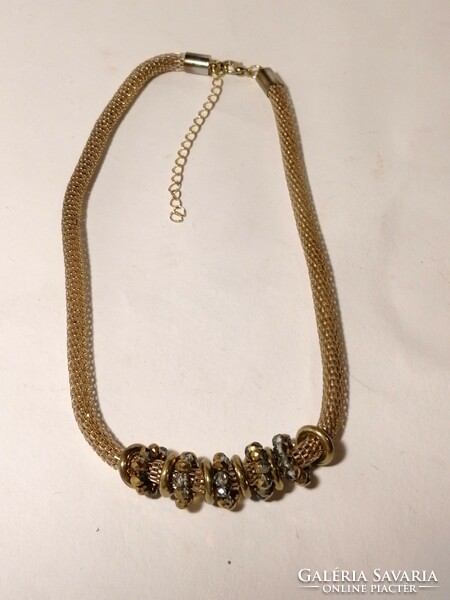 Gold colored crystal necklaces (933)