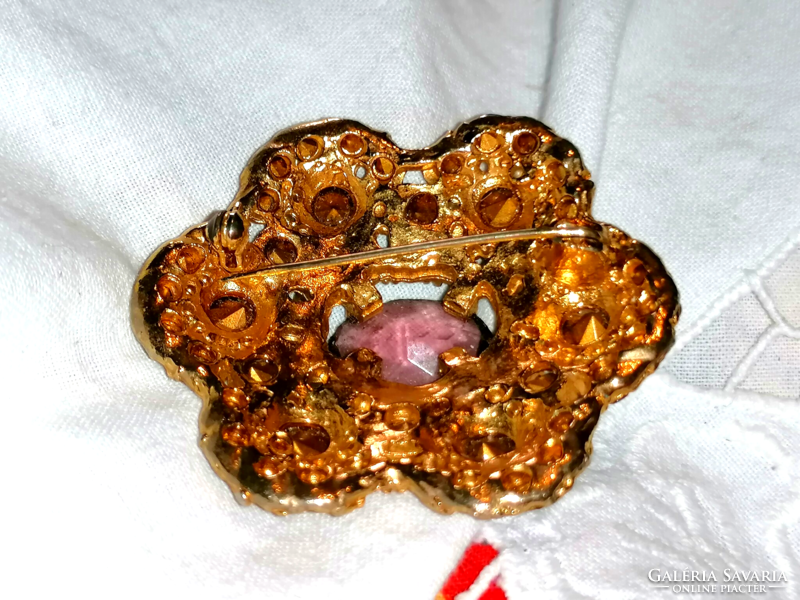 Beautiful, spectacular, vintage brooch with sparkling stones 314.