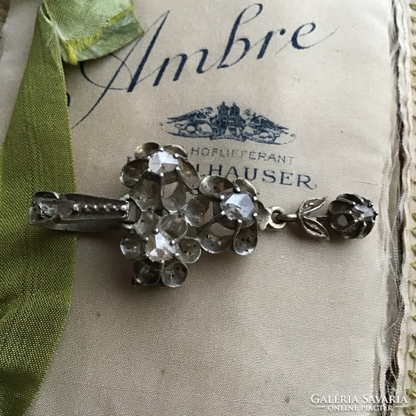Antik ezüst medál-bross gyémántokkal