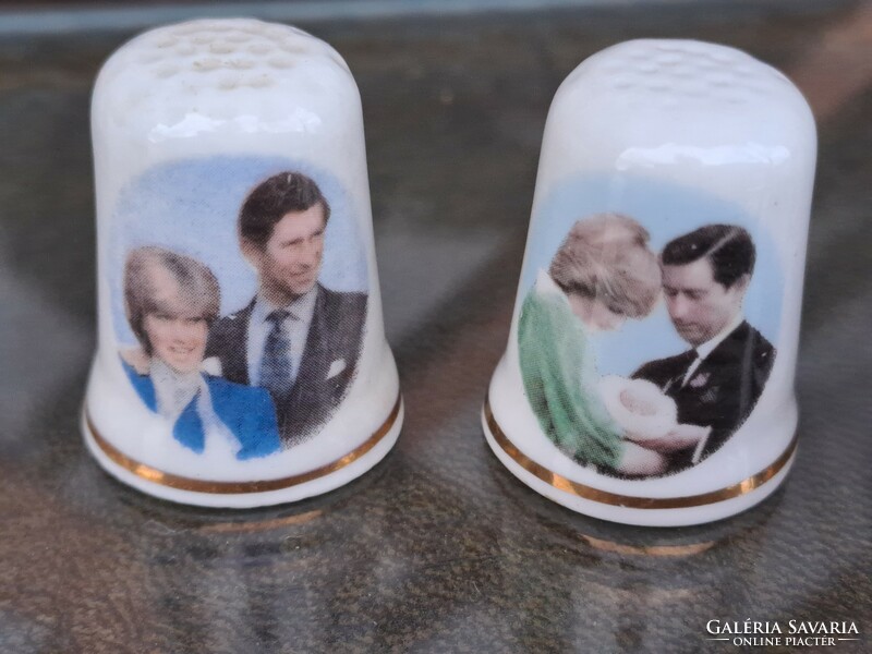 Angol porcelán gyűszű válogatás memento Charles és Diana boldog éveiből