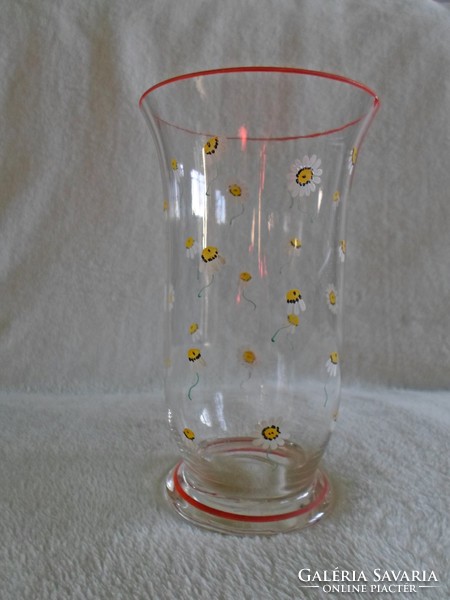 Old-fashioned glass vase with rare parade daisies