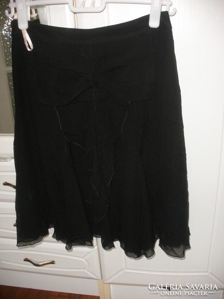 100% Silk skirt, bow at the back