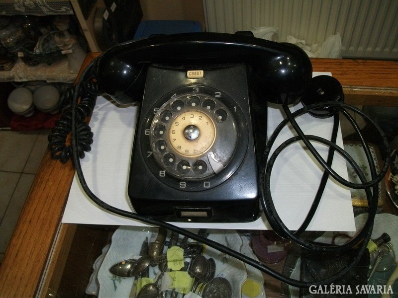 Régi bakelit telefon