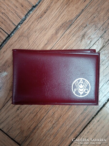 1983 Fao series coin with imitation leather case