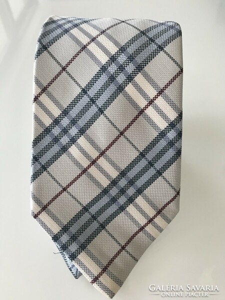 Burberry selyem nyakkendő a halványkék-szürke változatból