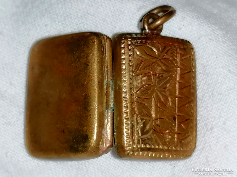 Antique, copper, openable, engraved, photo pendant 283.