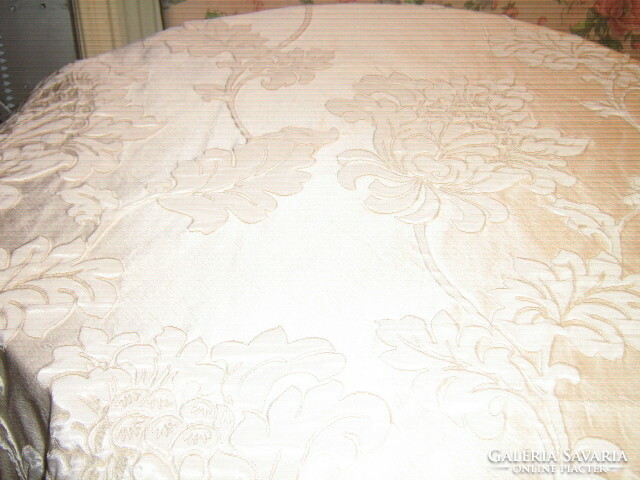 A dreamy art nouveau style bedspread
