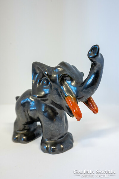 Komlós art deco kerámia elefánt, jelzés nélkül, m: 14 cm
