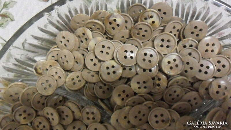 Four-hole, marbled light brown plastic shirt button 13mm, creative cutting and sewing.