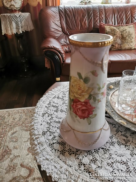 Hüttl Tivadar porcelán váza