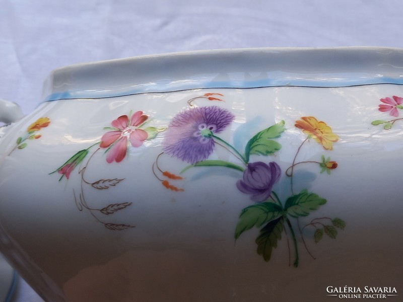 Antik Alt Wien korabeli másolatú, kézzel festett porcelán leveses tál szecessziós mintaval