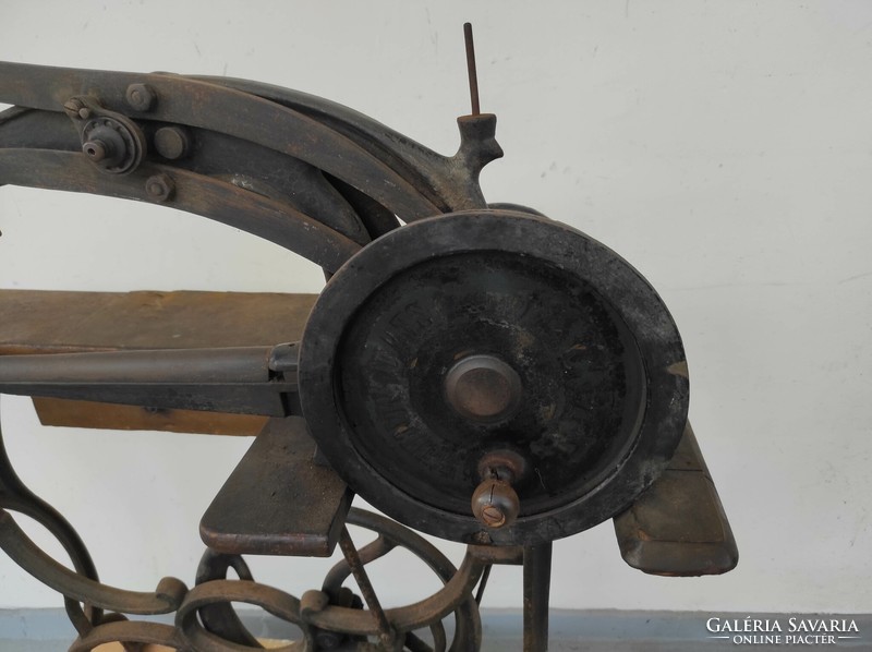 Antik cipész bőr varrógép varró gép suszter eszköz ritka dekoratív bőrvarró szerszám 747 6871