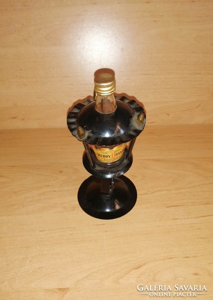 Wrought iron imitation drink holder with small cherry brandy bottle (20/d)