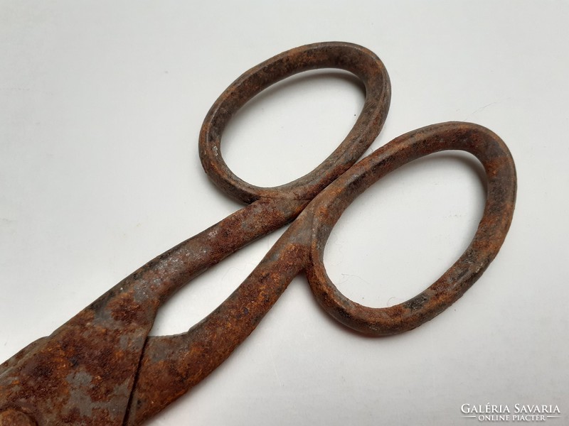 Old iron scissors 22.5 Cm