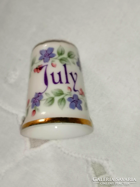 A very nice thimble with the inscription of the English month of July. 25.