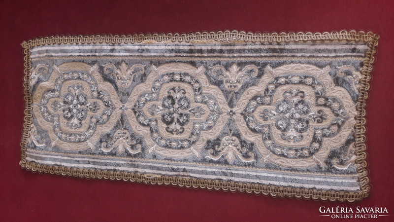 Old large tapestry velvet runner (m3435)