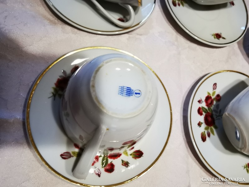 4 személyes Zsolnay rózsás porcelán teás, kapuccinós, vitrin állapotban