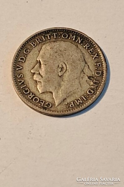 Silver v: pearl 3 pence 1922.