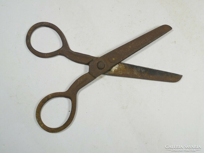 Old iron scissors - total length: 12 cm