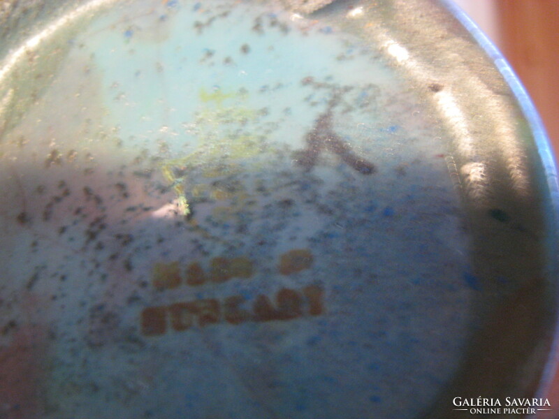 Zsolnay eozin   pohárka  , 5,5 x 8,2 cm  szájrésznél egy kis nem igazán látható szakszerű javítás