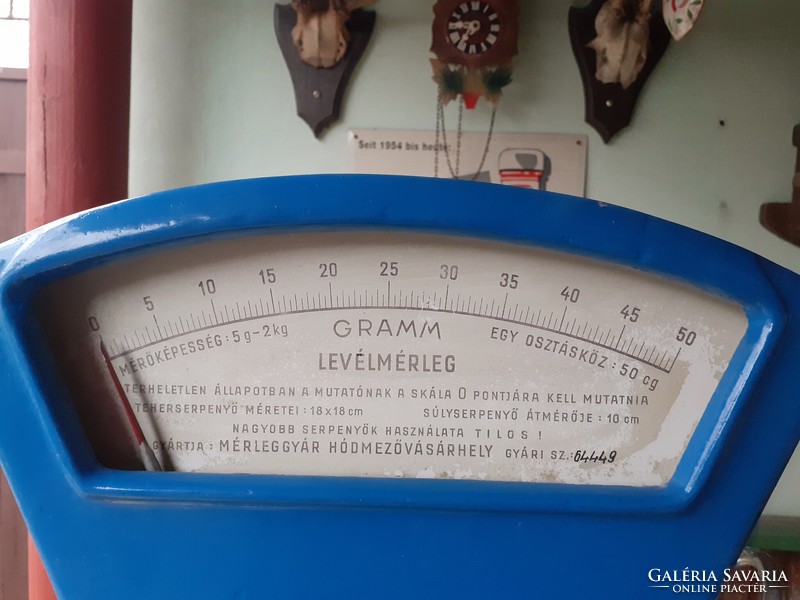 Postal mail scales are rare !!