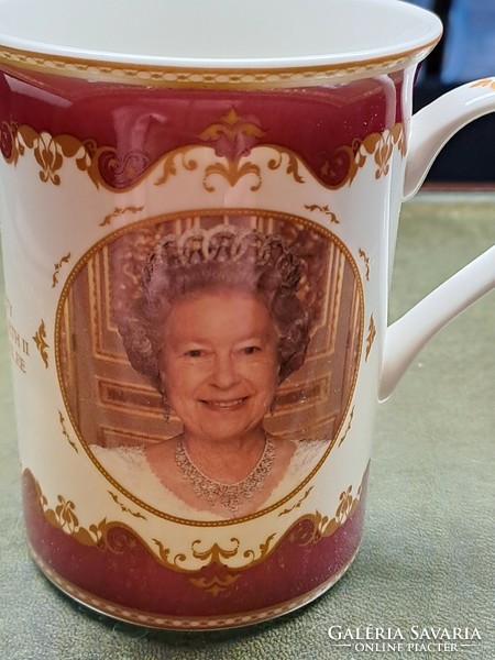 Royal crest bone china memorial mug queen elizabeth ii. Diamond Jubilee 2012 ii. Elizabeth