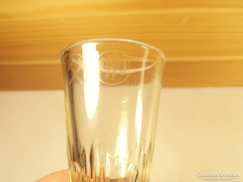 Régi antik üveg röviditalos pohár Kalapács, Szent Korona jelzéssel 1943-as évből 5 cl