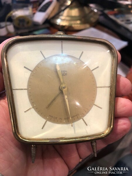 Alarm clock, 15 cm in size, from the 60s, functional.