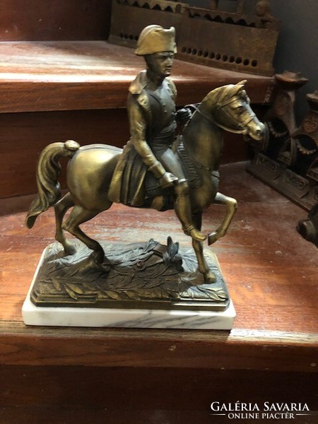 Bronze statue of Napoleon on horseback, very nice casting, 22 x 25 cm