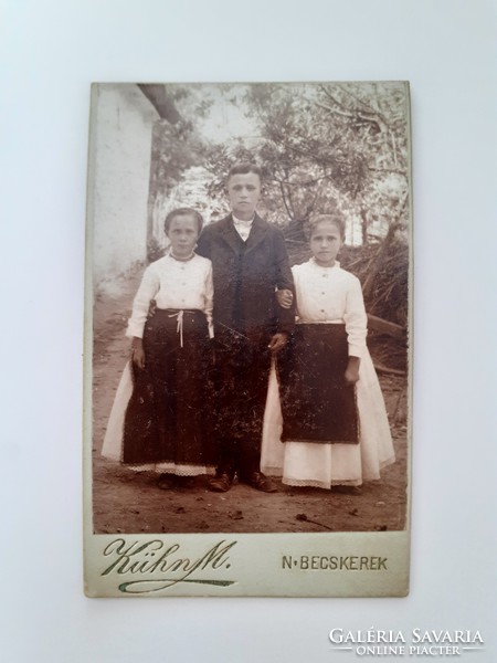 Antik gyerekfotó Kühn Mihály fotográfus Nagybecskerek fénykép csoportkép