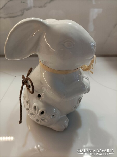 Easter porcelain bunny, potpourris