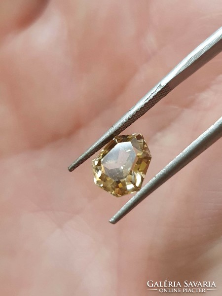 1.4 Ct faceted imperial topaz from Brazil!!!