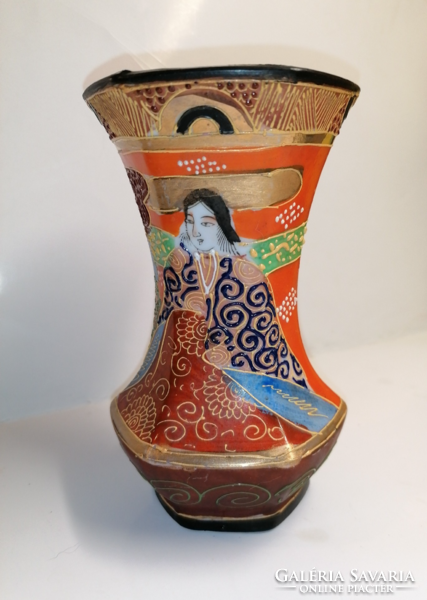 Old Japanese vase (50)