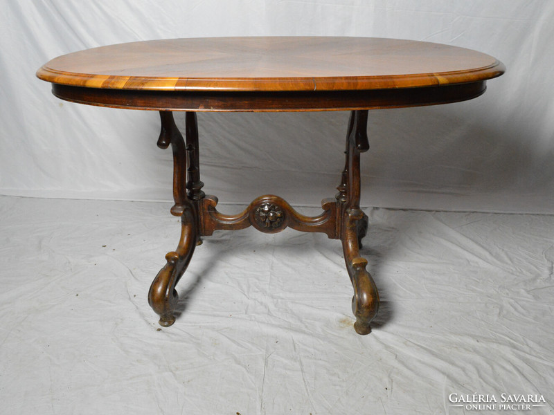 Antique Viennese baroque table with spider legs