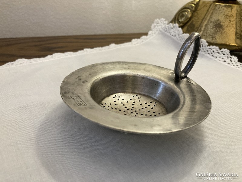 Antik Ges Gesch jelzett ezüstözött teaszűrő