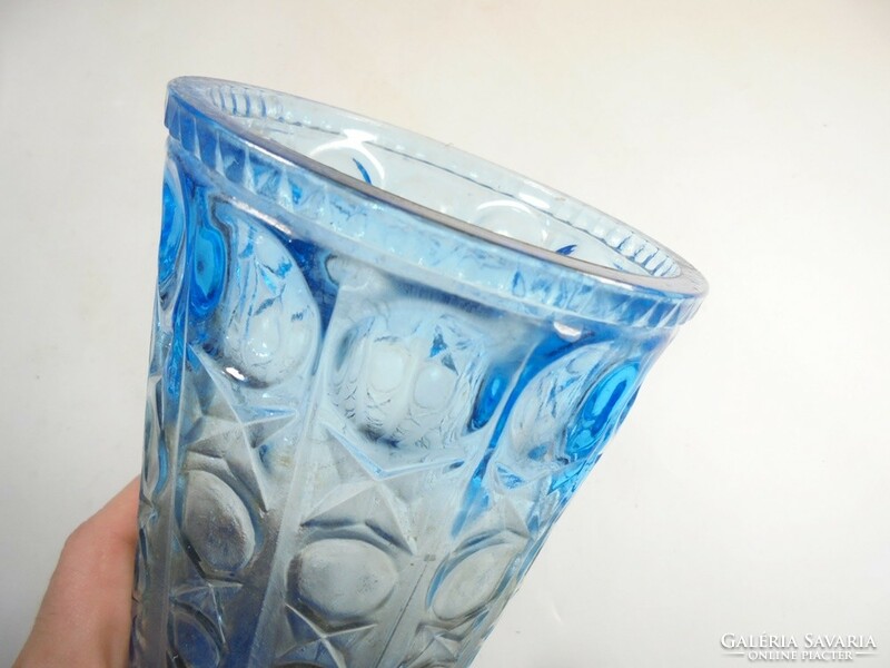 Retro régi üveg váza kék színű domború mintás 19 cm magas